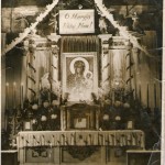 Ołtarz w kościele w Ogorzelinach, gdy msza odprawiana była tyłem do ludzi.